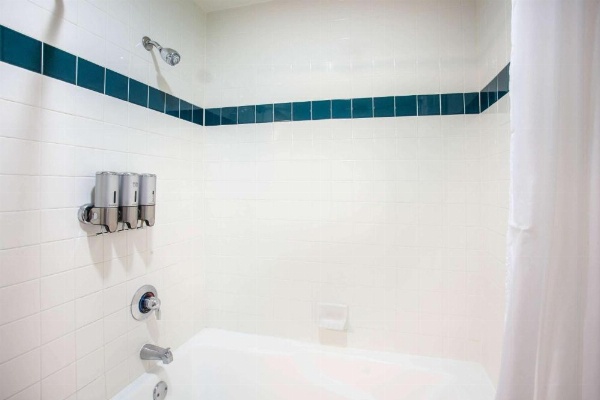 Azure Hotel & Suites Ontario, A Trademark Collection Hotel image 11